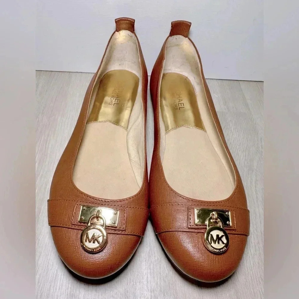 MICHAEL‎ Michael Kors Hamilton Brown Leather Gold Medallion Ballet Flats Size 8